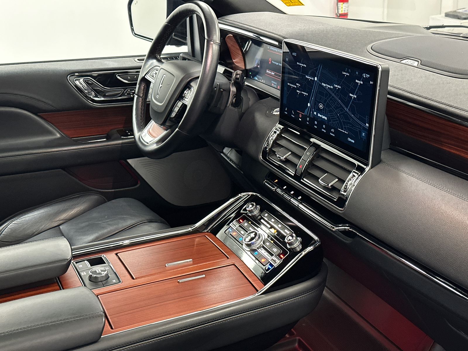 2024 Lincoln Navigator Reserve Image 16 of 40