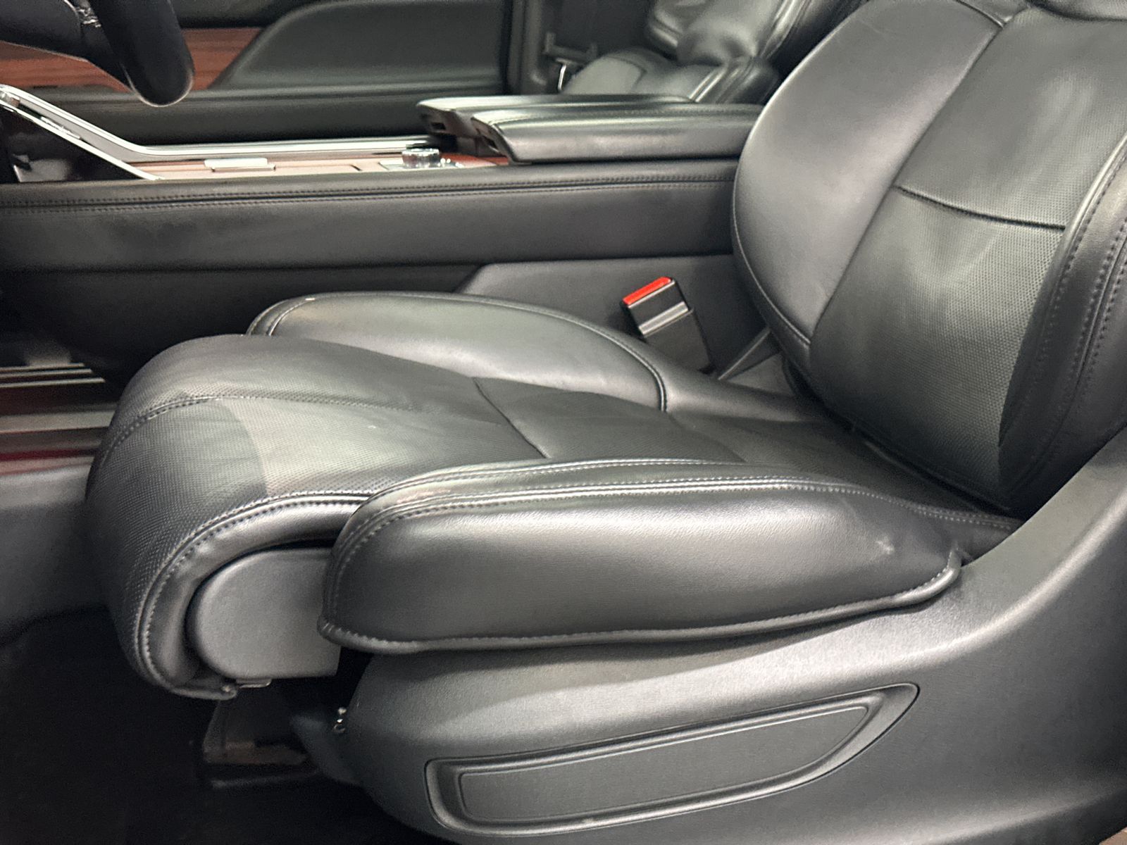 2024 Lincoln Navigator Reserve Image 11 of 40