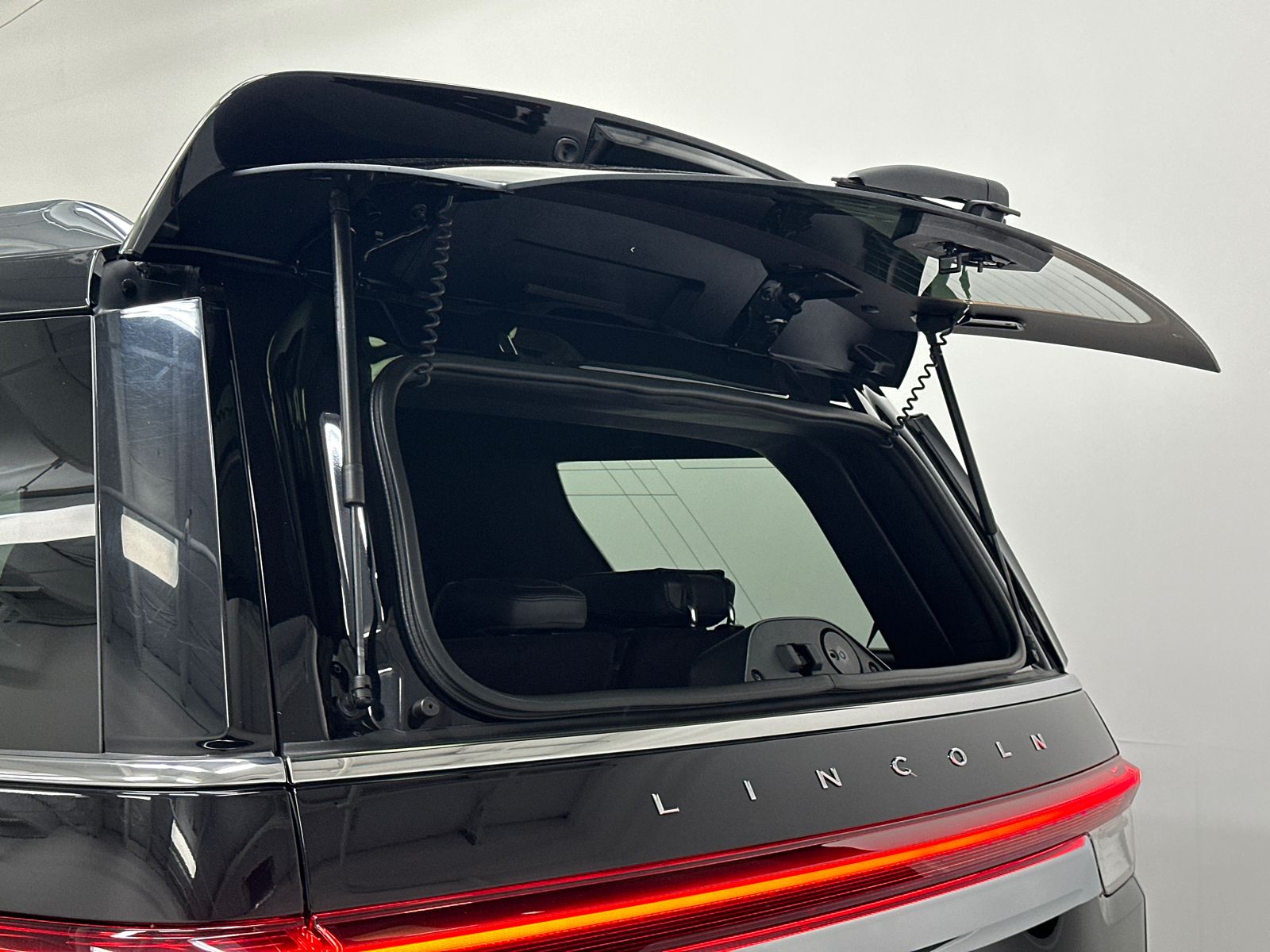 2024 Lincoln Navigator Reserve Image 36 of 40