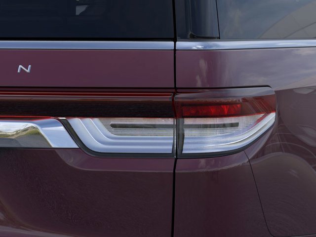 Vehicle image 21 of 23