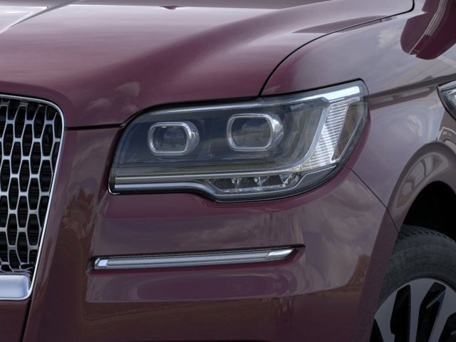 Vehicle image 18 of 23