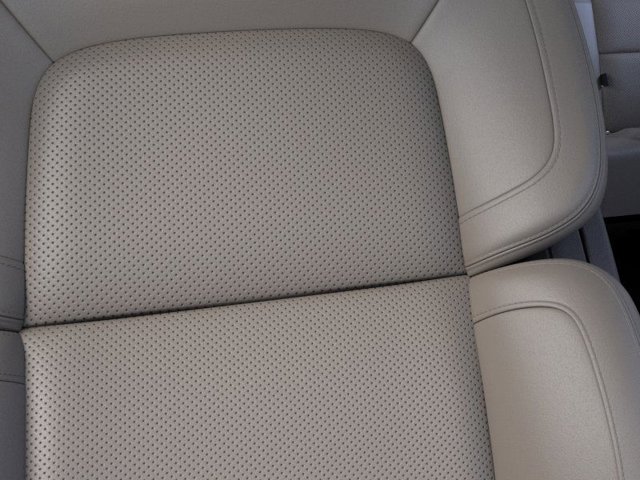 Vehicle image 16 of 23