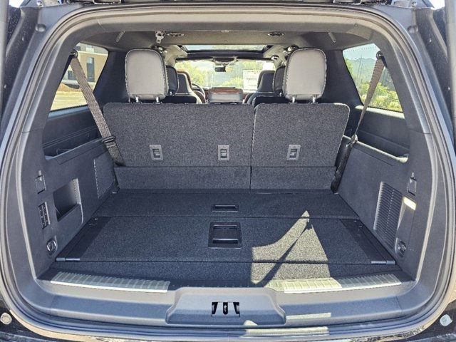 Vehicle image 23 of 40