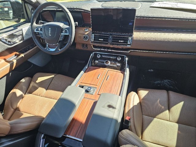 Vehicle image 27 of 40