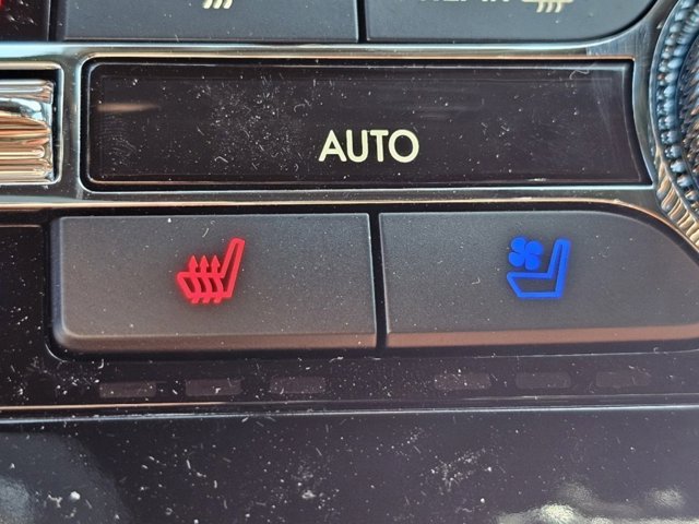 Vehicle image 8 of 40
