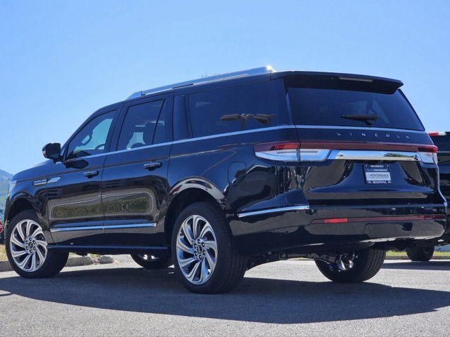 Vehicle image 19 of 40