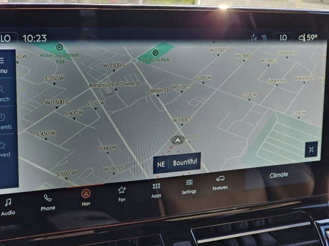 Vehicle image 4 of 40