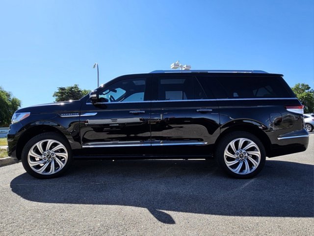Vehicle image 18 of 40