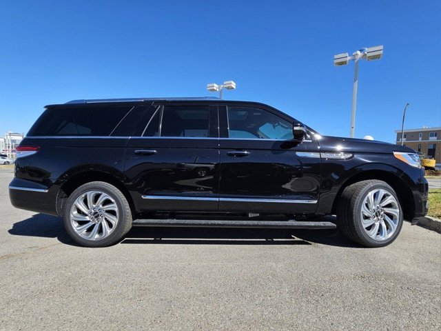 Vehicle image 22 of 40
