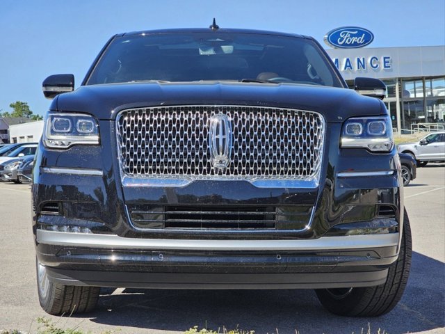 Vehicle image 16 of 40