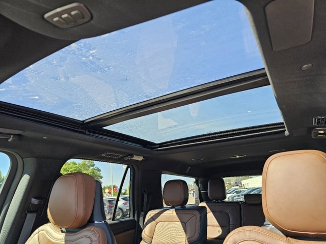 Vehicle image 29 of 40