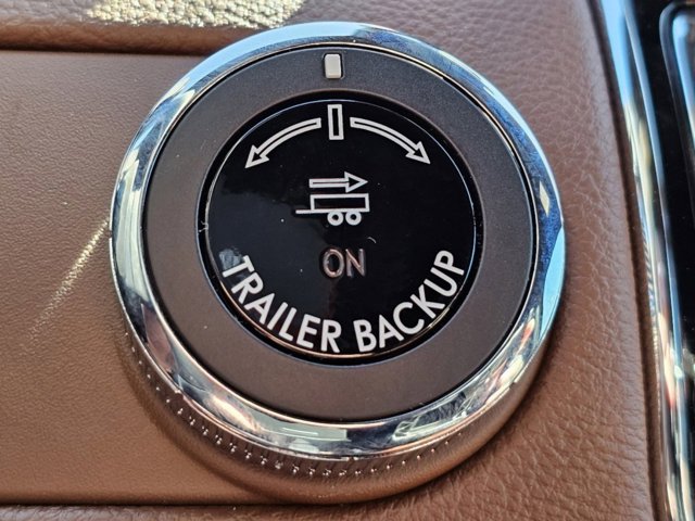 Vehicle image 37 of 40