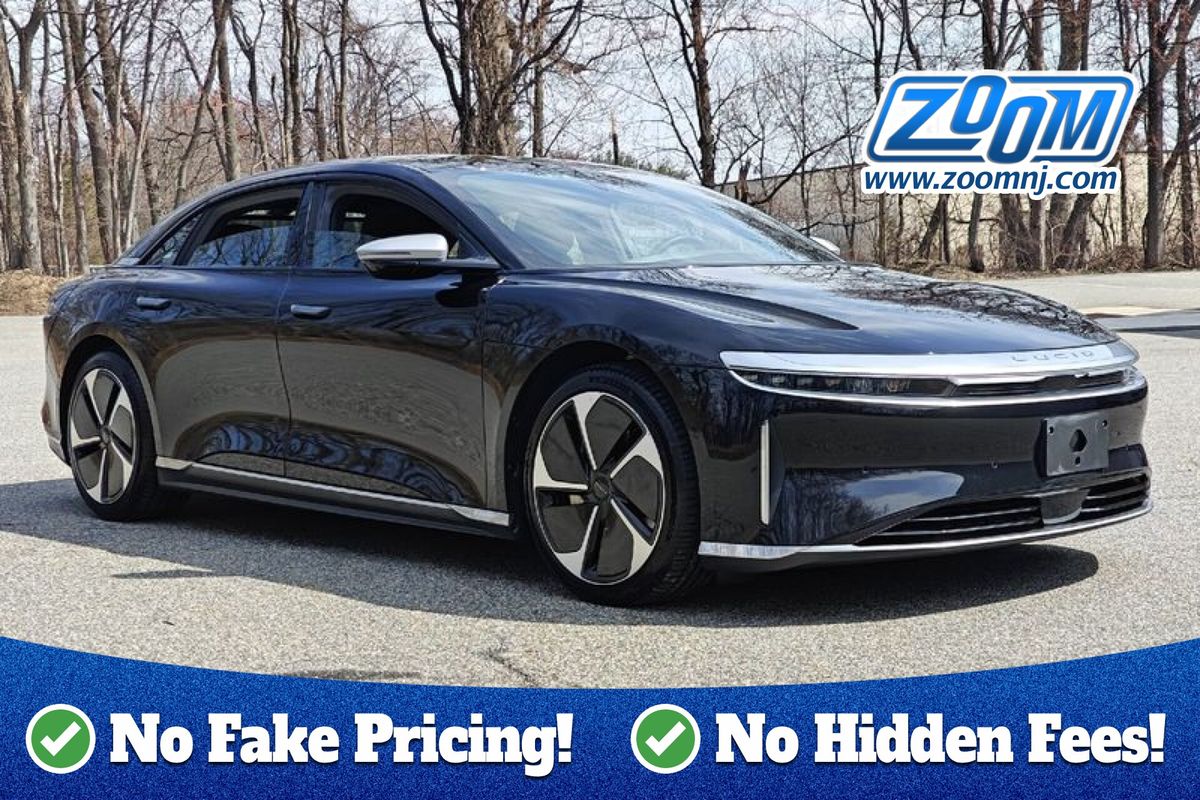 2024 Lucid Air Grand Touring Image 2 of 41
