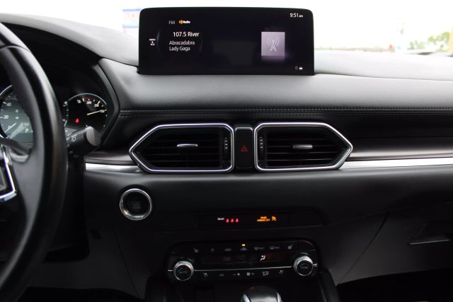Vehicle image 11 of 41