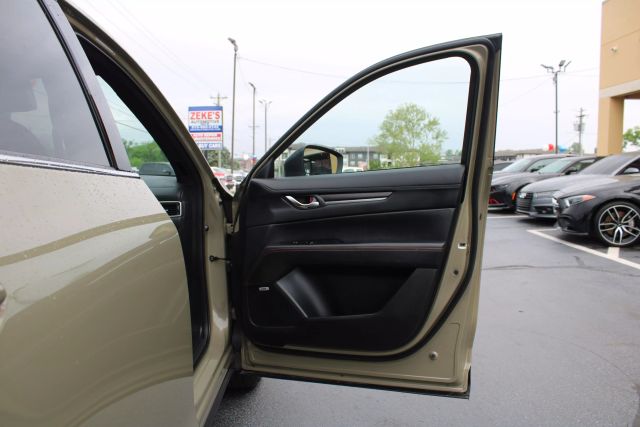 Vehicle image 31 of 41