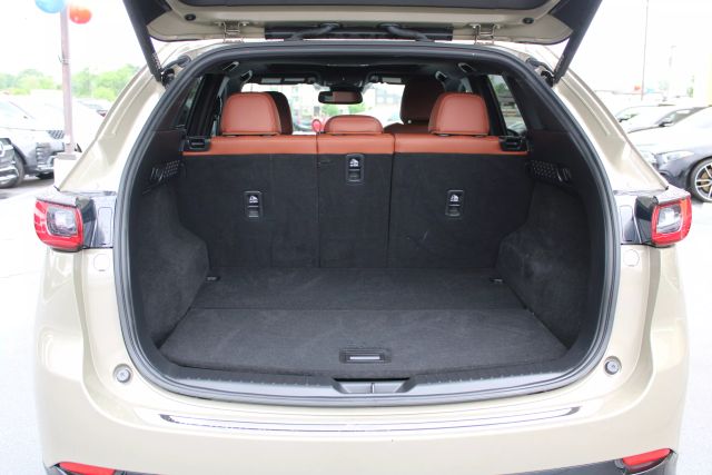 Vehicle image 34 of 41