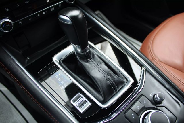 Vehicle image 18 of 41