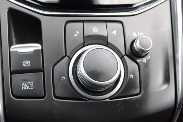 Vehicle image 19 of 41
