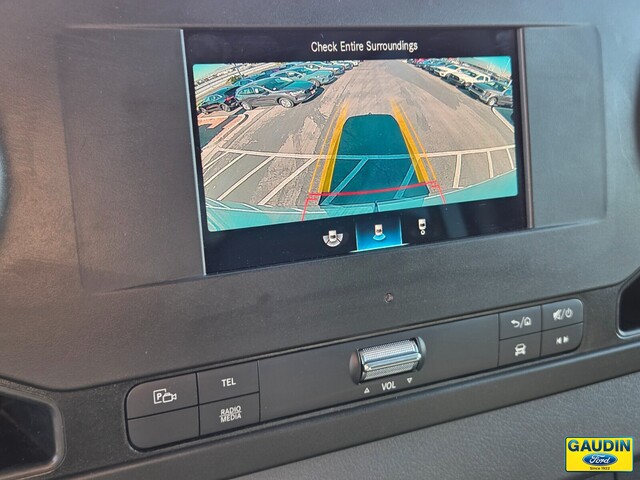 Vehicle image 17 of 23