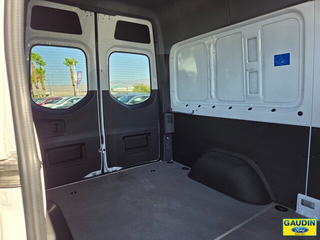 Vehicle image 22 of 23