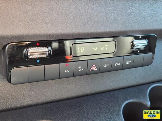 Vehicle image 21 of 23