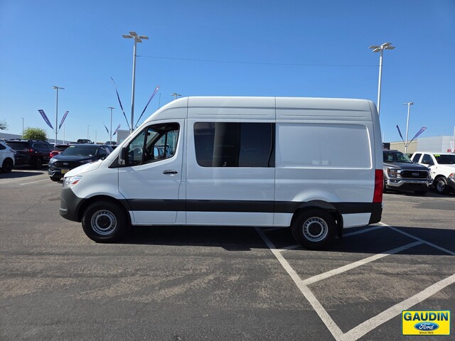 Vehicle image 7 of 23