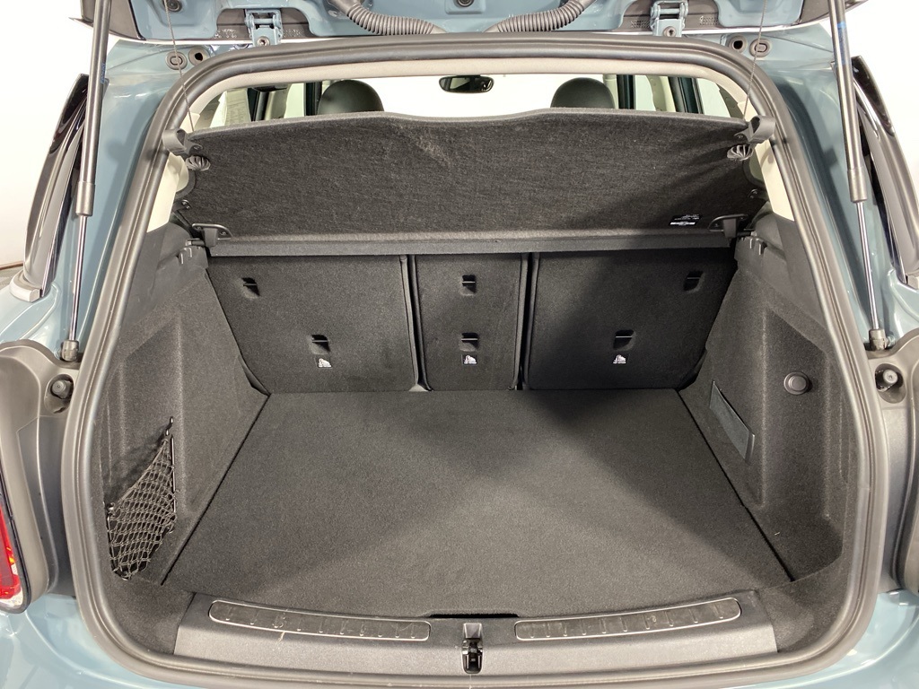 Vehicle image 9 of 23