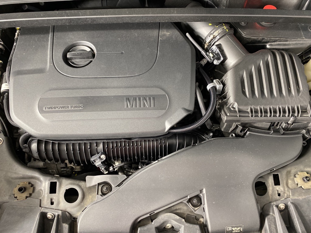 Vehicle image 7 of 23