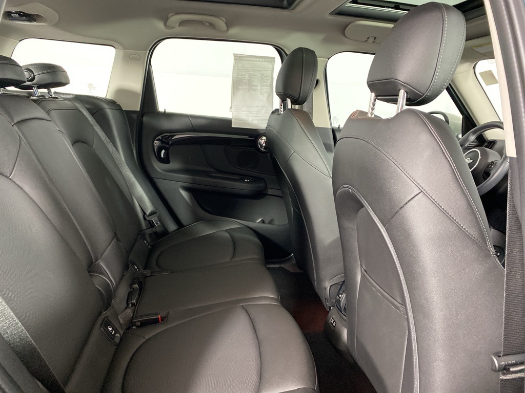 Vehicle image 10 of 23
