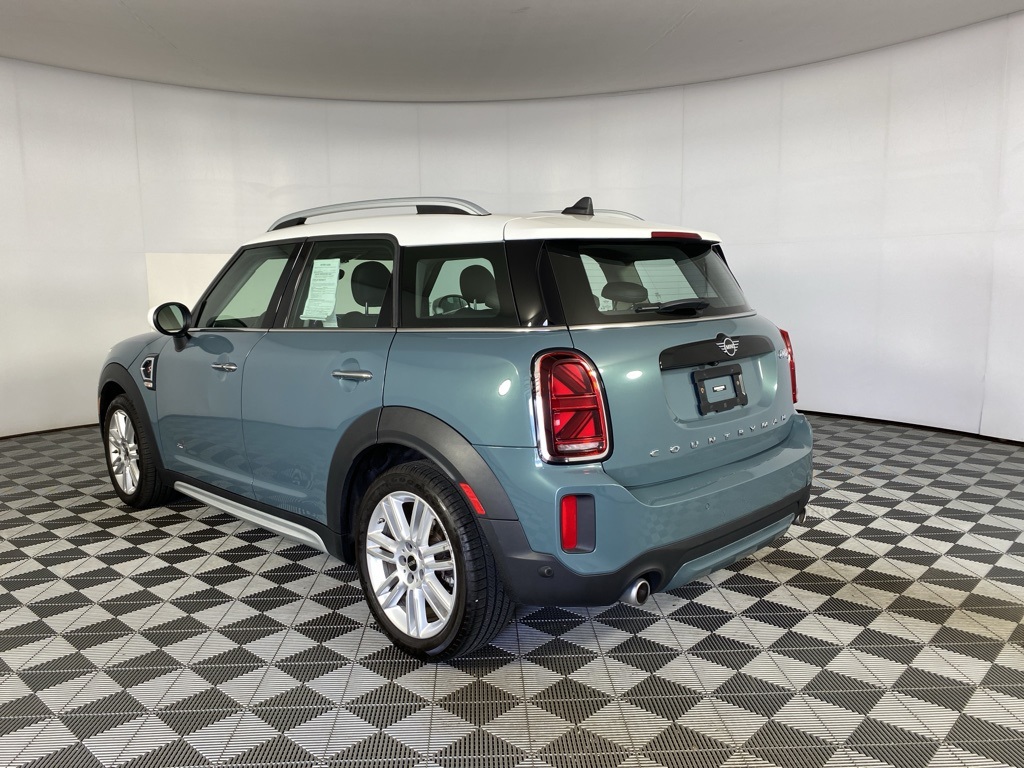 Vehicle image 5 of 23