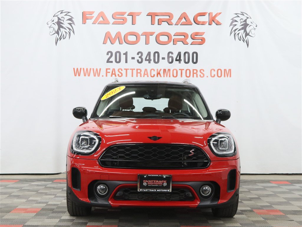 2024 MINI Cooper Countryman S Image 2 of 66