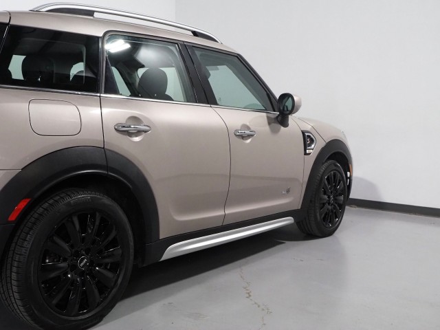 Vehicle image 11 of 61