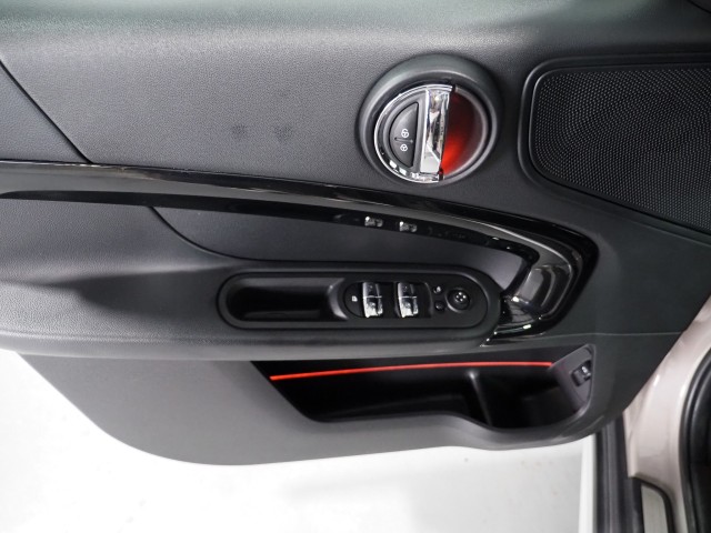 Vehicle image 42 of 61