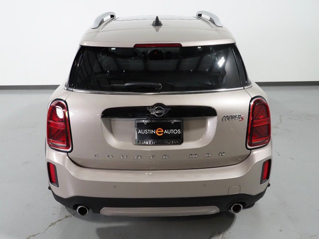 Vehicle image 13 of 61