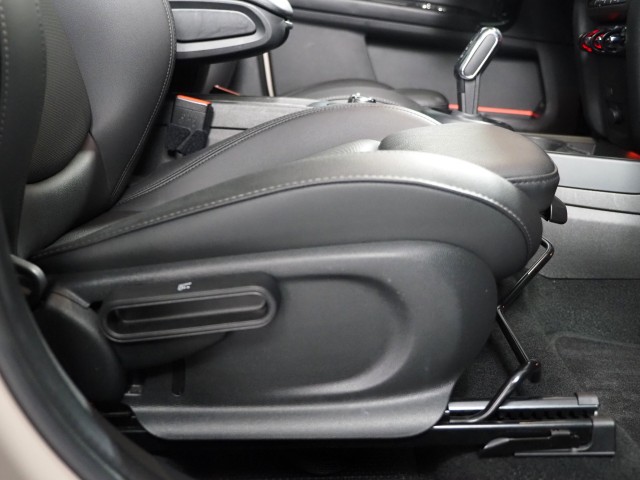 Vehicle image 51 of 61