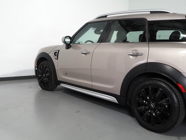Vehicle image 14 of 61