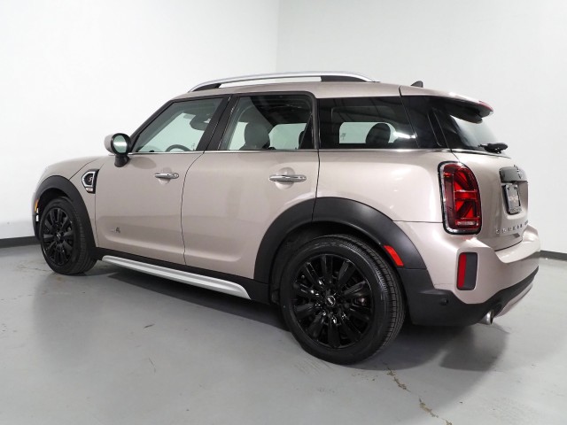 Vehicle image 15 of 61