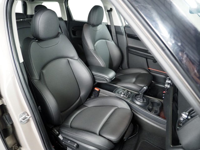 Vehicle image 22 of 61