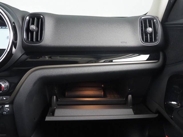 Vehicle image 56 of 61