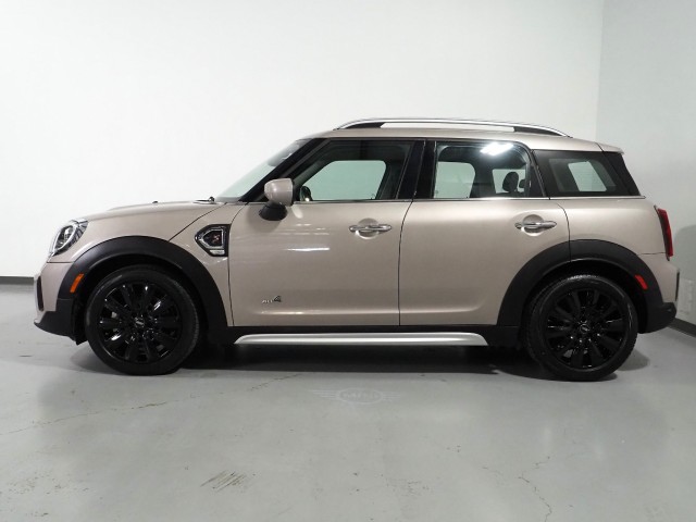 Vehicle image 16 of 61