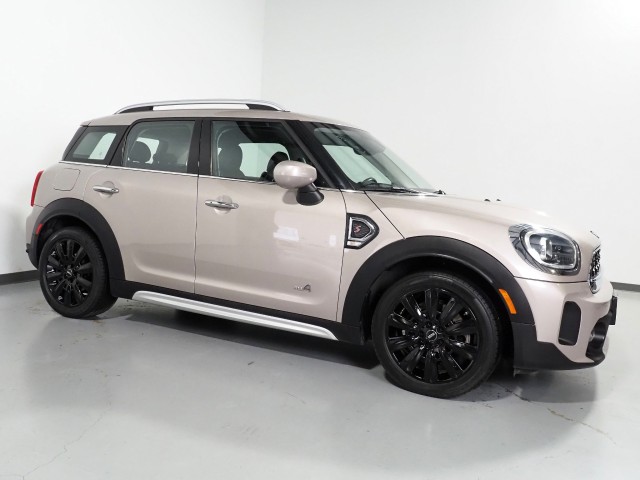 Vehicle image 5 of 61