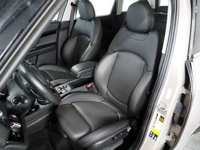 Vehicle image 23 of 61