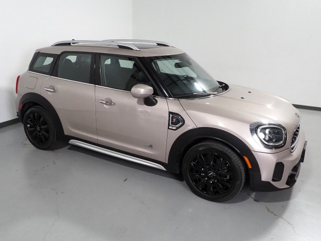 Vehicle image 8 of 61