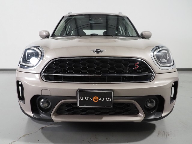 Vehicle image 4 of 61