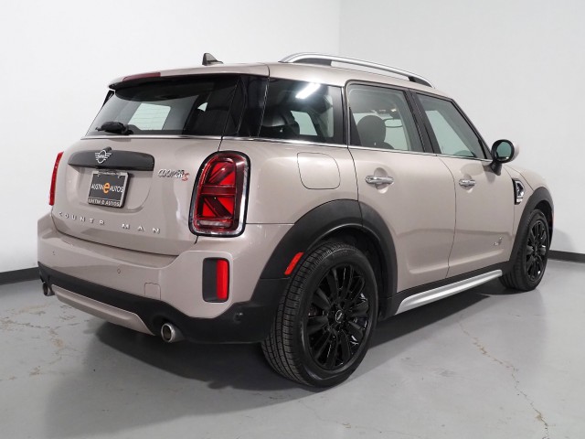 Vehicle image 10 of 61