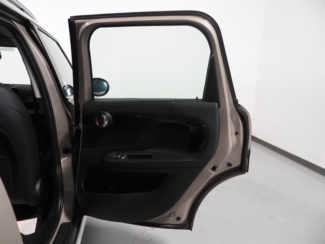 Vehicle image 53 of 61