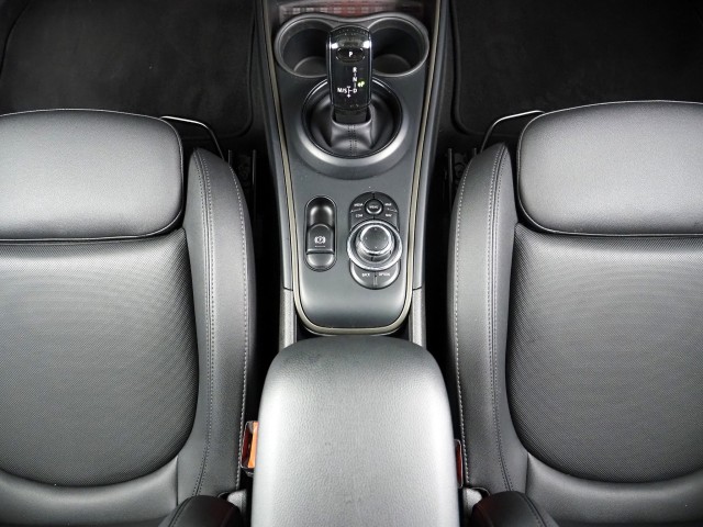 Vehicle image 40 of 61