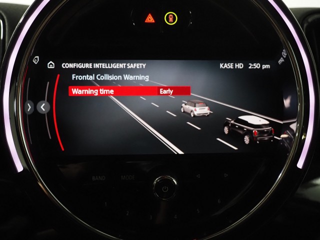 Vehicle image 33 of 61