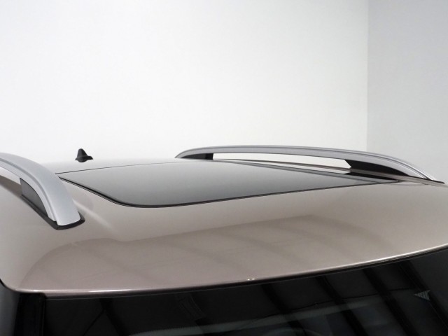 Vehicle image 28 of 61