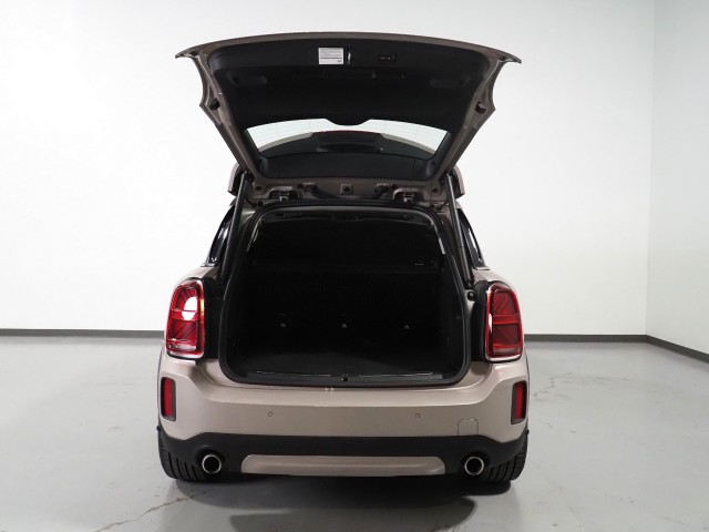 Vehicle image 20 of 61